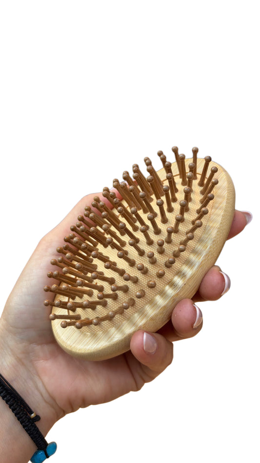 Sustainable Oval Bamboo Hairbrush – Gentle Care for Healthy Hair