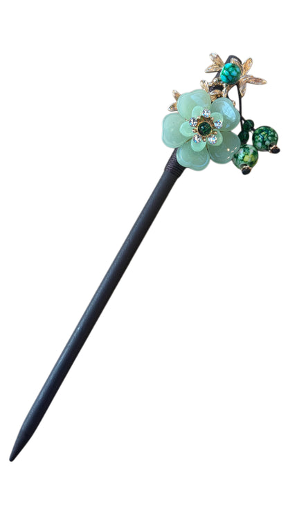 Green Flower Design Hairpin