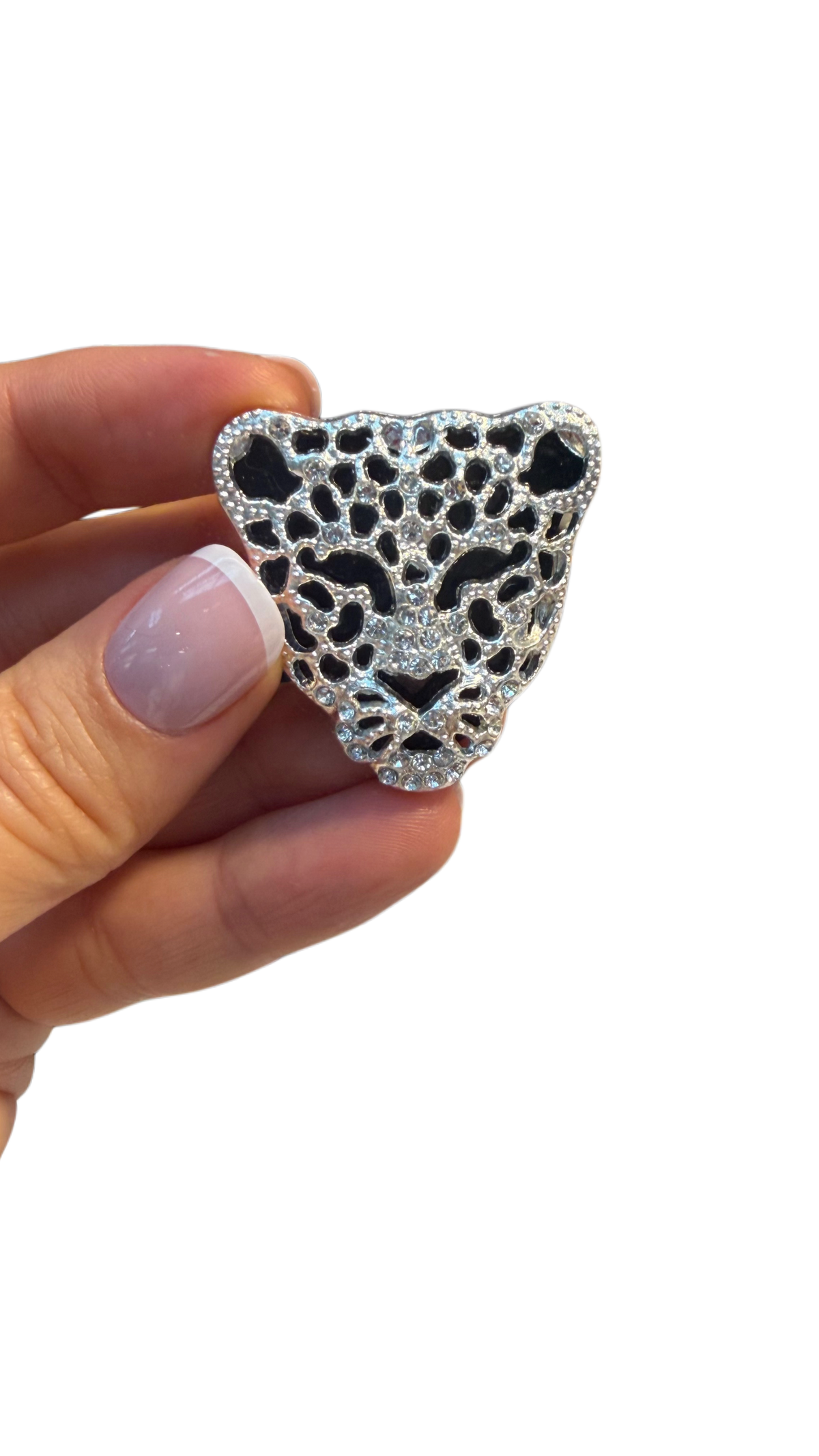 Button Closer Brooch – Elegant & Functional Fashion Accessory