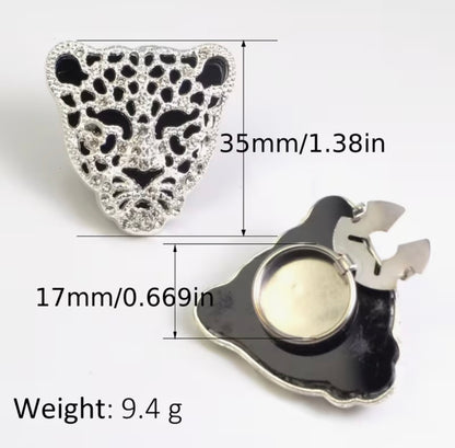 Button Closer Brooch – Elegant & Functional Fashion Accessory