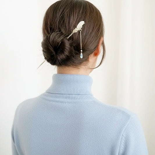 Bioplastic & Zinc Hair Pin With Chain Detail image 0