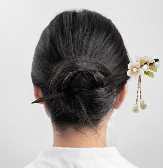 White flowers wooden hair pin image 0