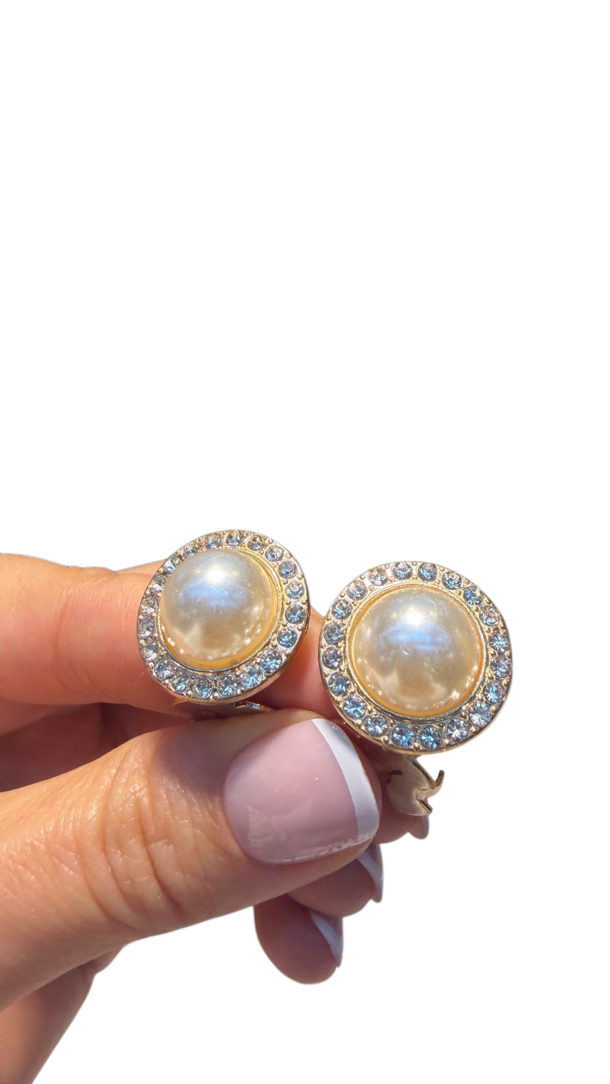 Pearl & Crystal Button Cover – Gold-Tone Decorative Shirt Accessory