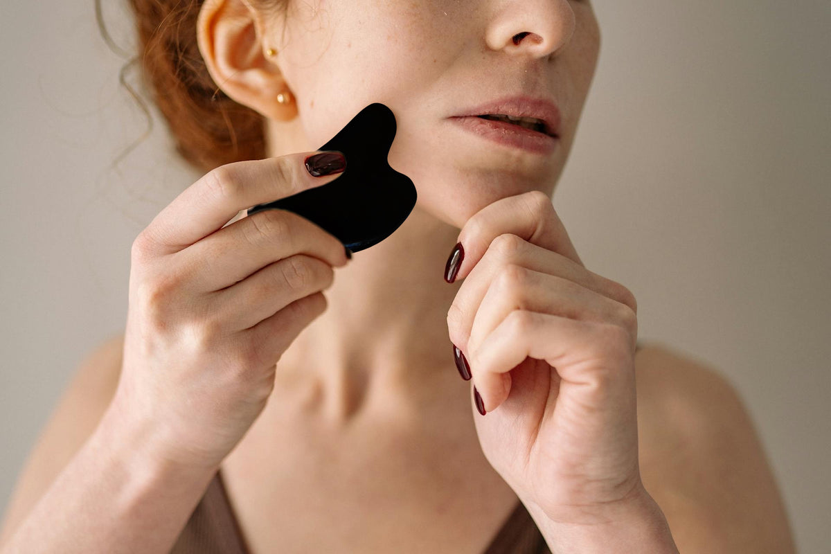 Obsidian Gua Sha – Natural Skincare & Energy Healing Tool image 0