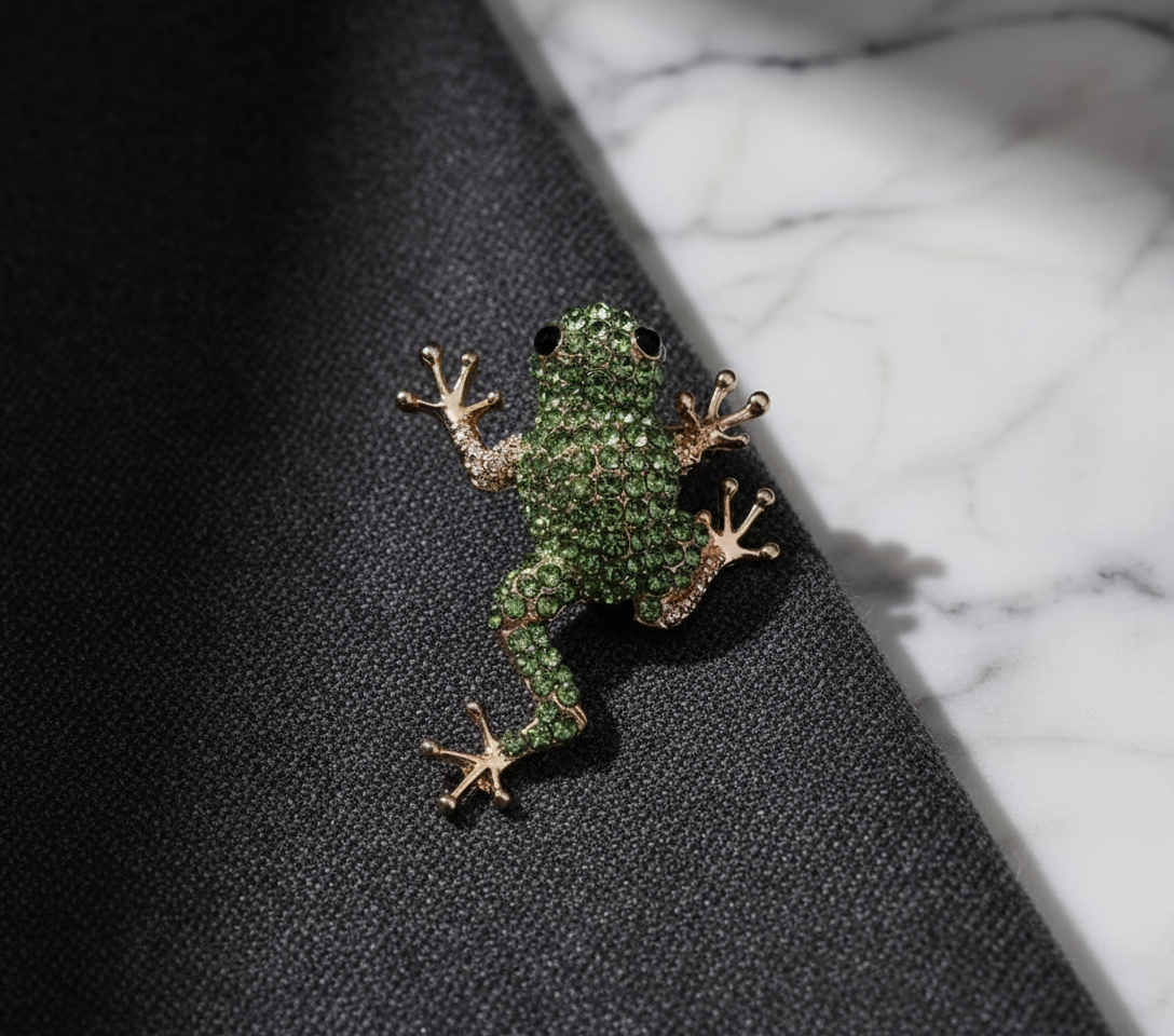 Green Crystal Frog Brooch – Statement Jewellery Accessory image 3
