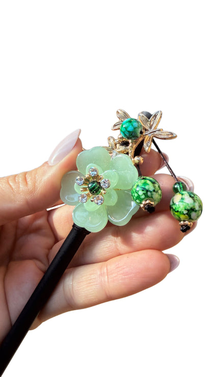 Green Flower Design Hairpin