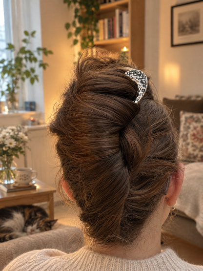Metal U-Shaped Hair Pin – Elegant Hair Accessory