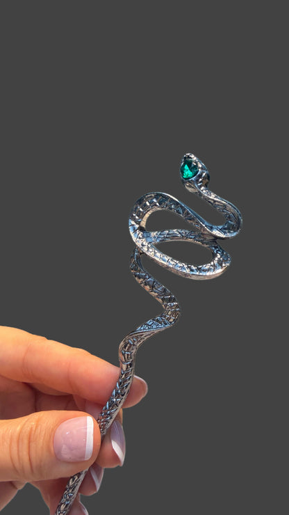 Metal Snake Hairpin with Green Gemstone