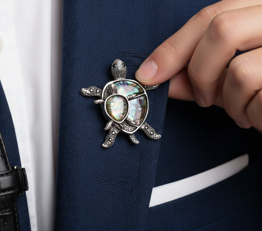 Abalone Shell Turtle Brooch – Statement Jewellery Accessory un image 0