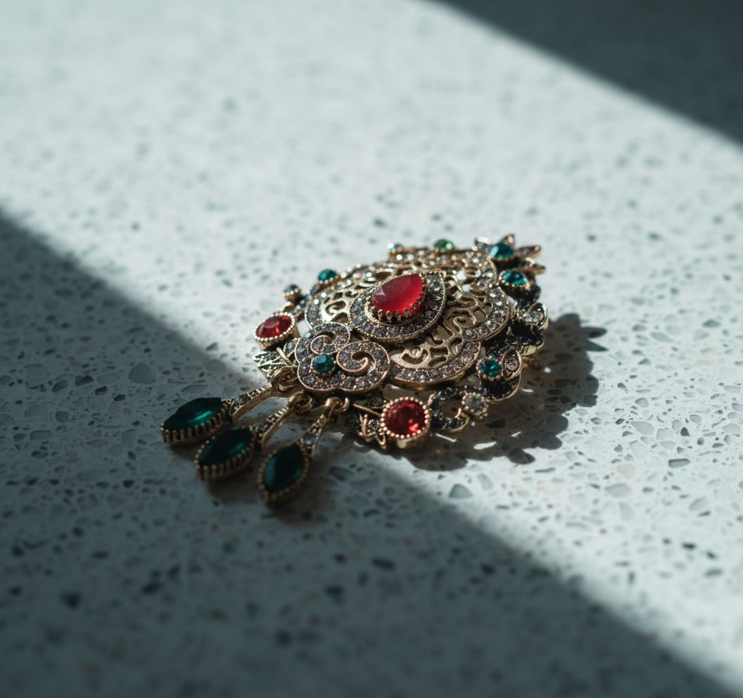 Red & Green Crystal Filigree Brooch – Statement Jewellery Accessory image 3