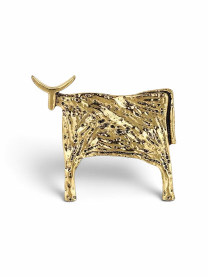 Luna Cotton gold-toned Highland cow metal lapel pin with a textured, artisanal finish for a rustic aesthetic.